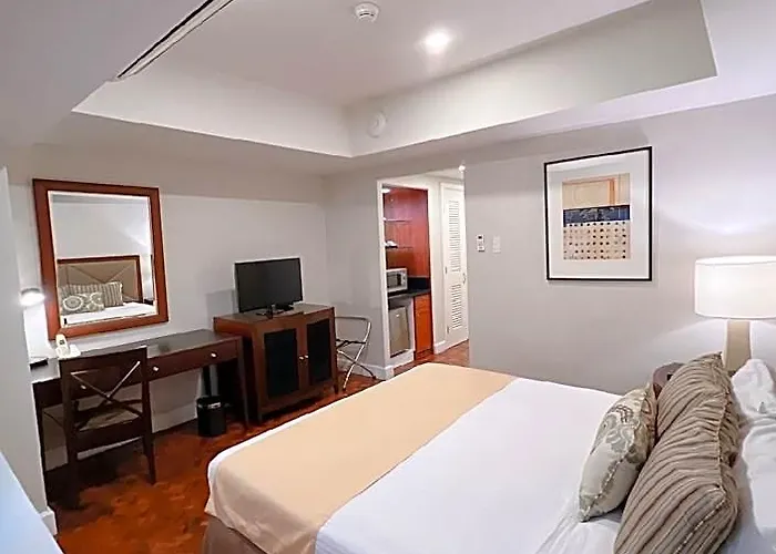 Olympia Makati 3*